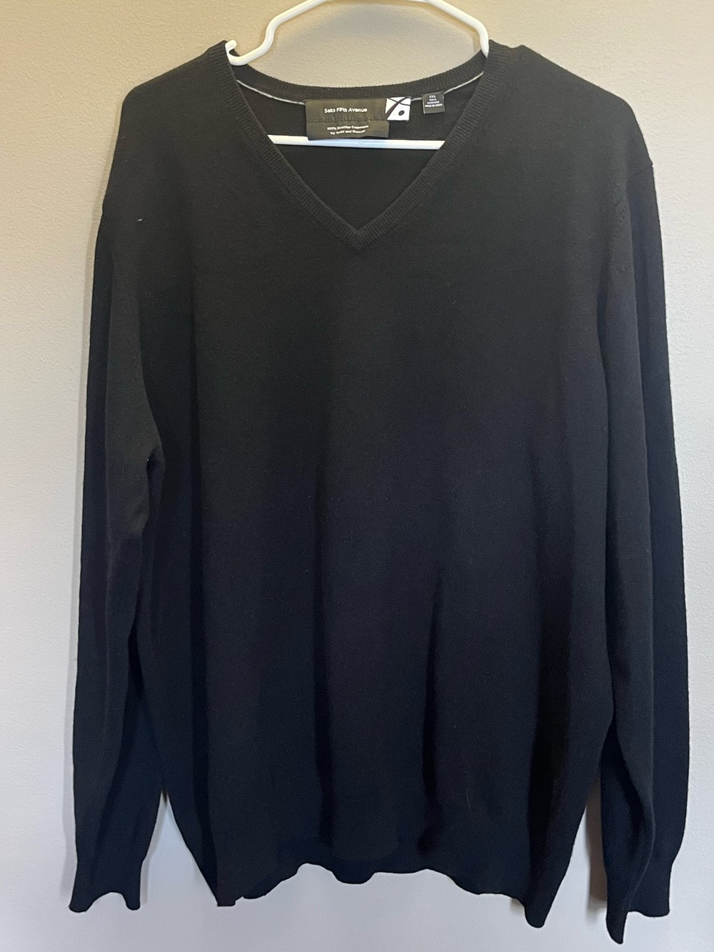 Saks Fifth Avenue Men's Black Cashmere V-Neck Sweater